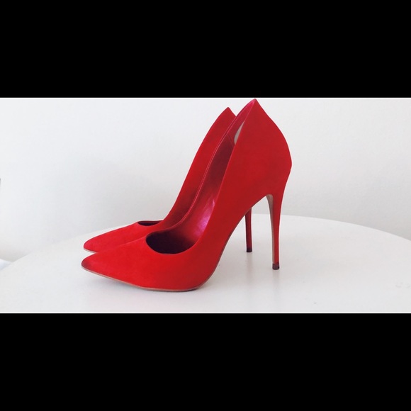 Sexy Red Pumps - Picture 4 of 6